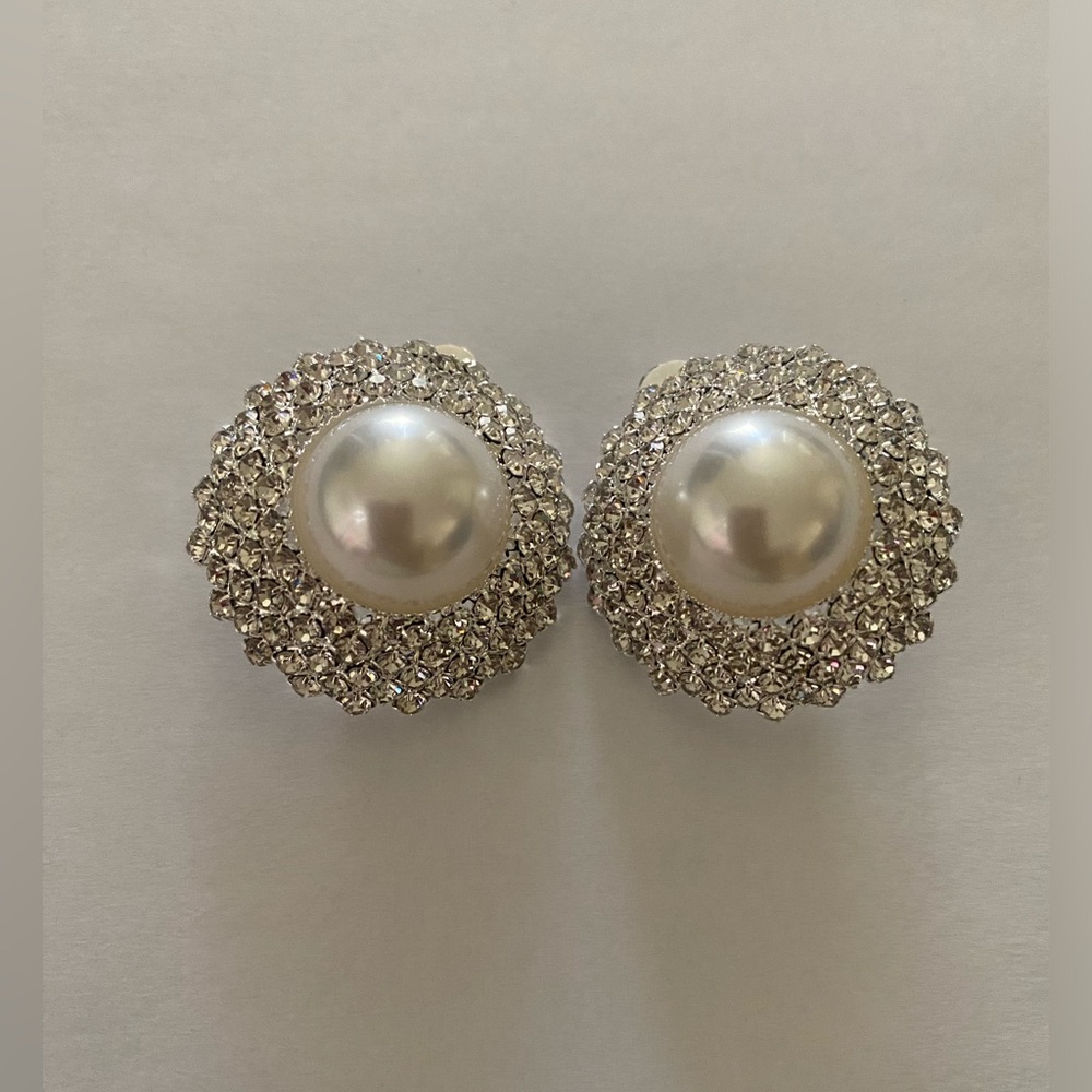 Crystal Pearl Clip-on Earrings - Picture 3 of 3